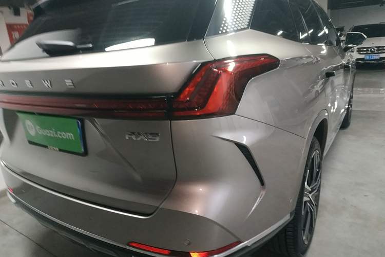 Used Roewe RX9 2023 2.0T Four-Wheel Drive Luxury Edition Right Rear Taillight