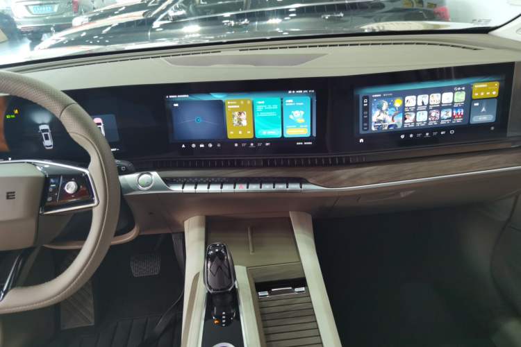 Used Roewe RX9 2023 2.0T Two-Wheel Drive Enjoyment Version Audio And AC Panel