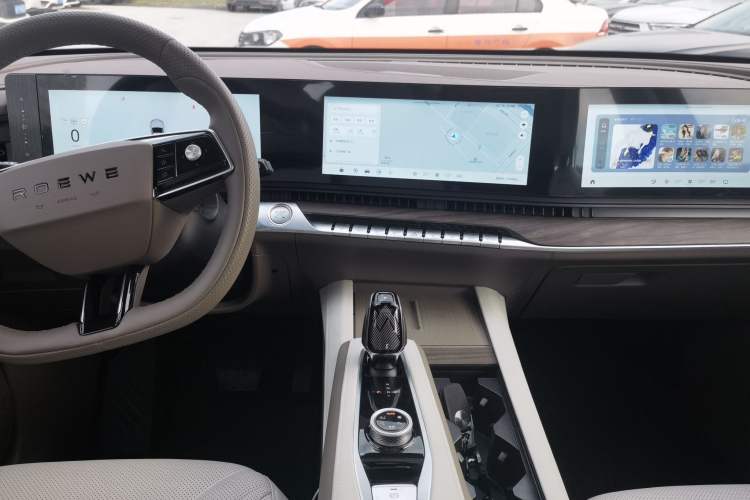 Used Roewe RX9 2023 2.0T All-Wheel-Drive Luxury Edition Audio And AC Panel