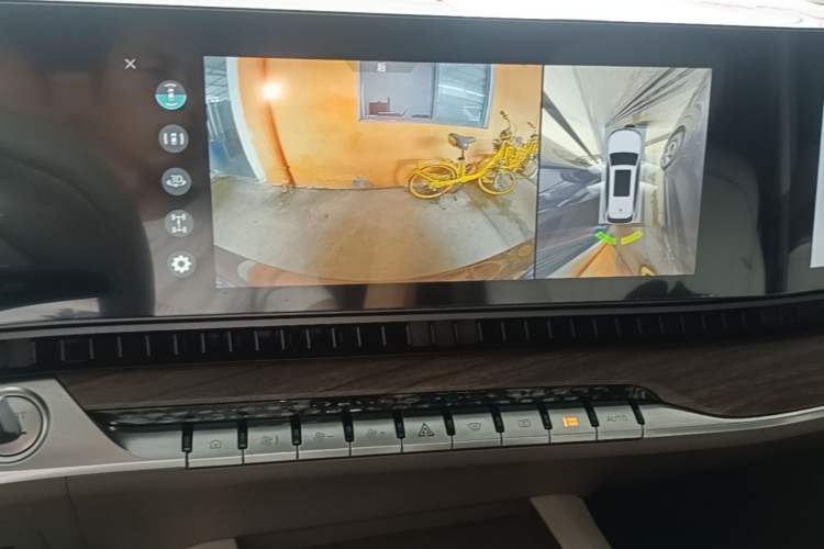 Used Roewe RX9 2023 2.0T Two-Wheel Drive Enjoyment Version Audio And AC Panel