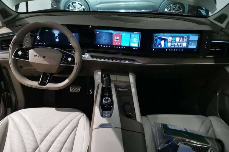 Used Roewe RX9 2023 2.0T Four-Wheel Drive Luxury Edition Center Console