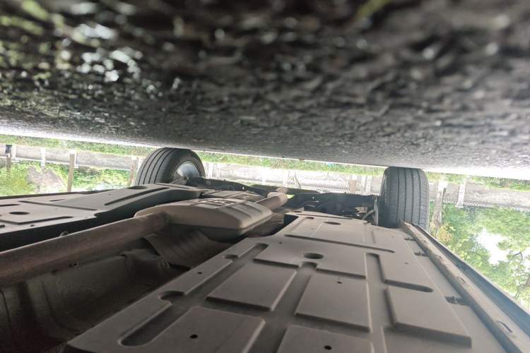 Used Roewe RX9 2023 2.0T Two-Wheel Drive Enjoyment Version Chassis Front