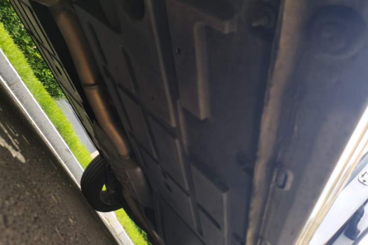 Used Roewe RX9 2023 2.0T Two-Wheel Drive Enjoyment Version Chassis Rear