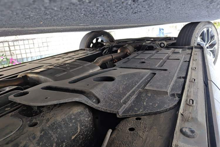Used Roewe RX9 2023 2.0T Two-Wheel Drive Enjoyment Version Chassis Rear Left