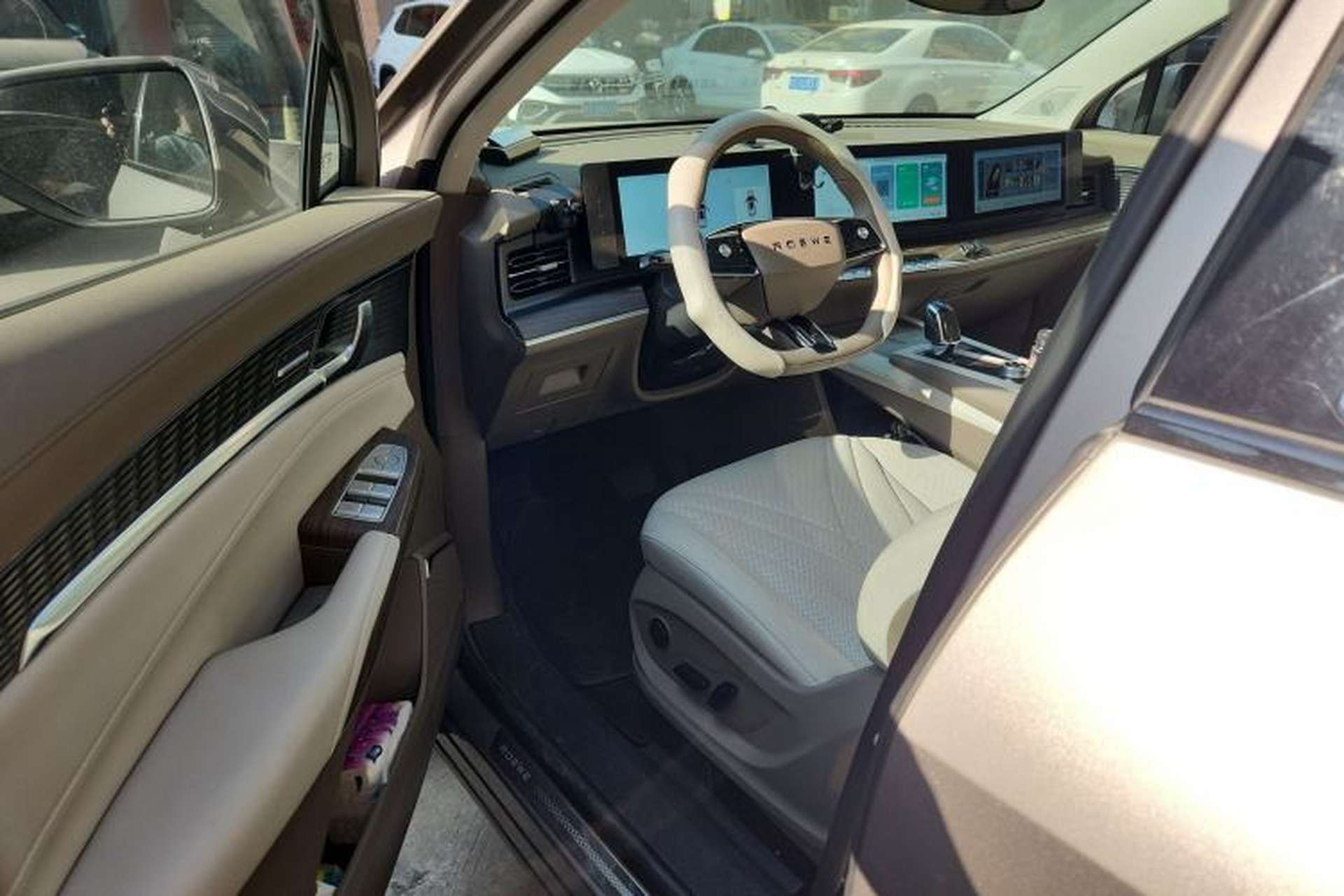 Used Roewe RX9 2023 2.0T Two-Wheel Drive Enjoyment Version Driver Seat
