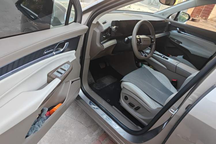 Used Roewe RX9 2023 2.0T Two-Wheel Drive Enjoyment Version Driver Seat