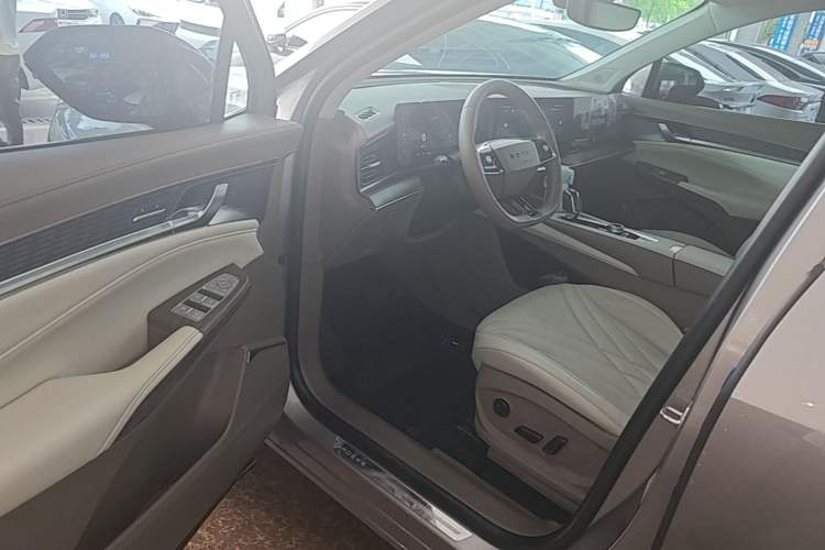Used Roewe RX9 2023 2.0T Two-Wheel Drive Enjoyment Version Driver Seat