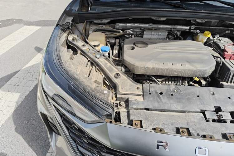 Used Roewe RX9 2023 2.0T Four-Wheel Drive Luxury Edition Engine Bay Right
