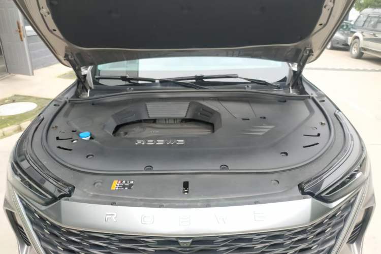 Used Roewe RX9 2023 2.0T Two-Wheel Drive Enjoyment Version Engine Bay