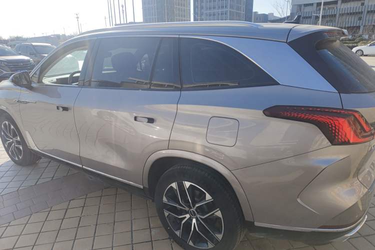 Used Roewe RX9 2023 2.0T All-Wheel-Drive Luxury Edition Exterior 3