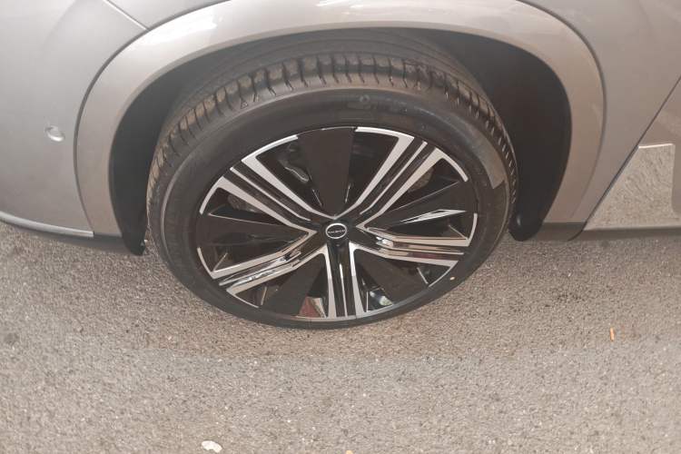 Used Roewe RX9 2023 2.0T Four-Wheel Drive Luxury Edition Exterior 4