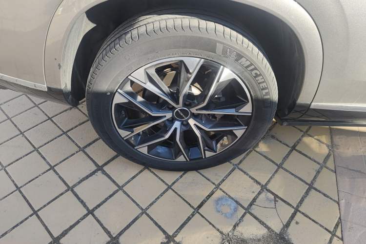 Used Roewe RX9 2023 2.0T All-Wheel-Drive Luxury Edition Exterior 8
