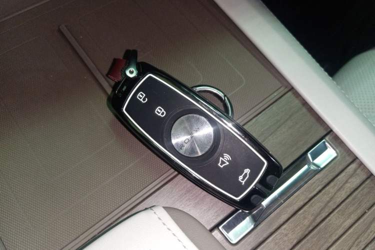 Used Roewe RX9 2023 2.0T Two-Wheel Drive Enjoyment Version Interior 1
