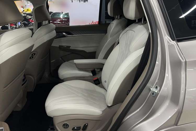 Used Roewe RX9 2023 2.0T Two-Wheel Drive Enjoyment Version Interior 1