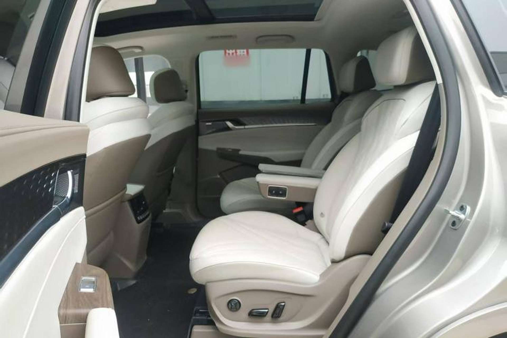 Used Roewe RX9 2023 2.0T Two-Wheel Drive Enjoyment Version Interior 1