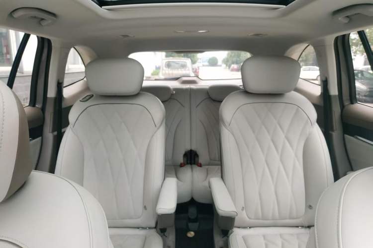 Used Roewe RX9 2023 2.0T Two-Wheel Drive Enjoyment Version Interior 2