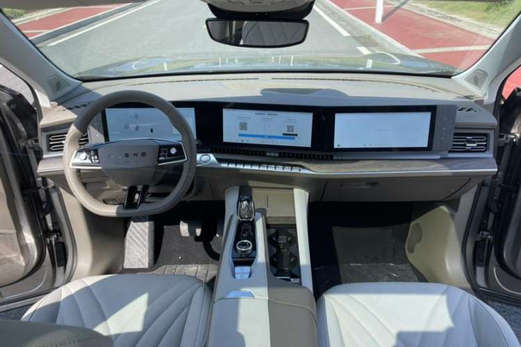Used Roewe RX9 2023 2.0T All-Wheel-Drive Luxury Edition Interior 3