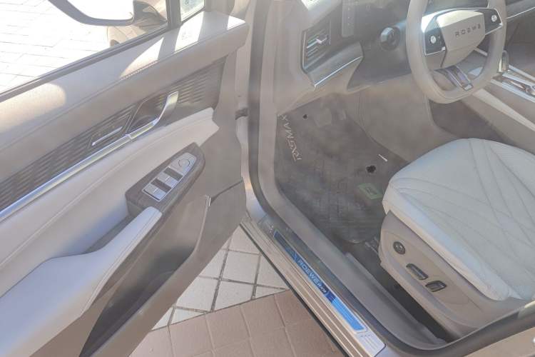 Used Roewe RX9 2023 2.0T All-Wheel-Drive Luxury Edition Interior 3