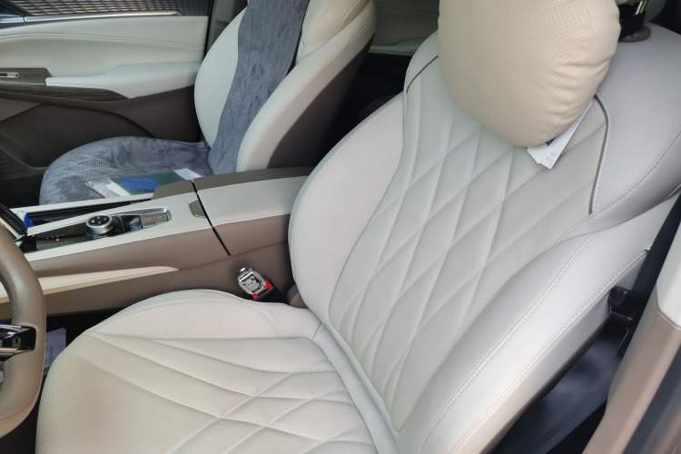 Used Roewe RX9 2023 2.0T Two-Wheel Drive Enjoyment Version Left Front Seat