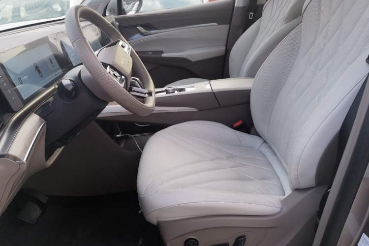 Used Roewe RX9 2023 2.0T All-Wheel-Drive Luxury Edition Left Front Seat