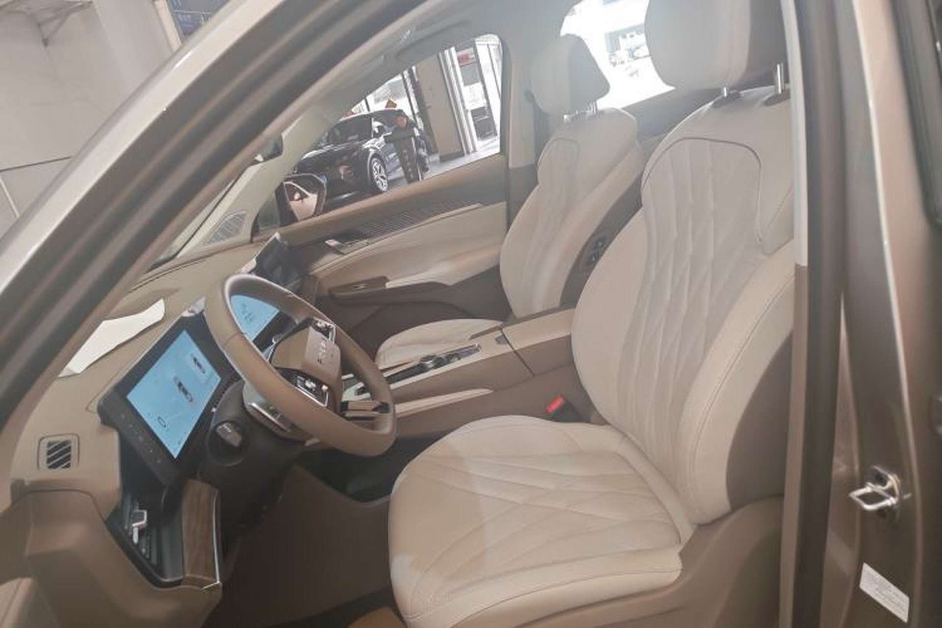 Used Roewe RX9 2023 2.0T Four-Wheel Drive Luxury Edition Left Front Seat