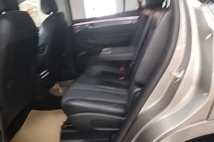 Used Roewe RX9 2023 2.0T Two-Wheel Drive Enjoyment Version Left Rear Seat