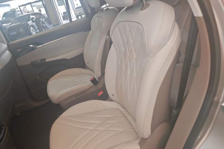 Used Roewe RX9 2023 2.0T Four-Wheel Drive Luxury Edition Left Rear Seat