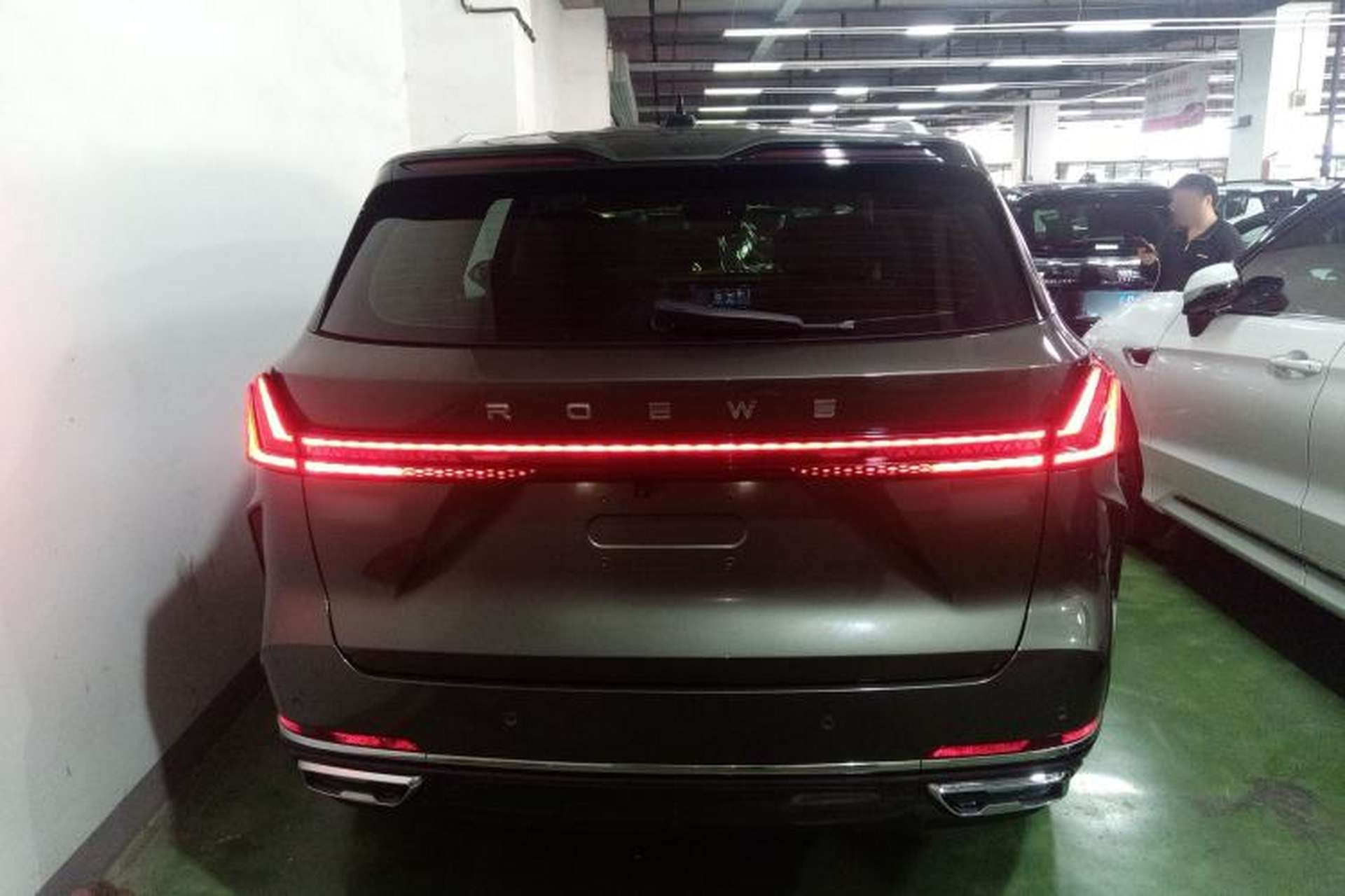 Used Roewe RX9 2023 2.0T Two-Wheel Drive Enjoyment Version Rear