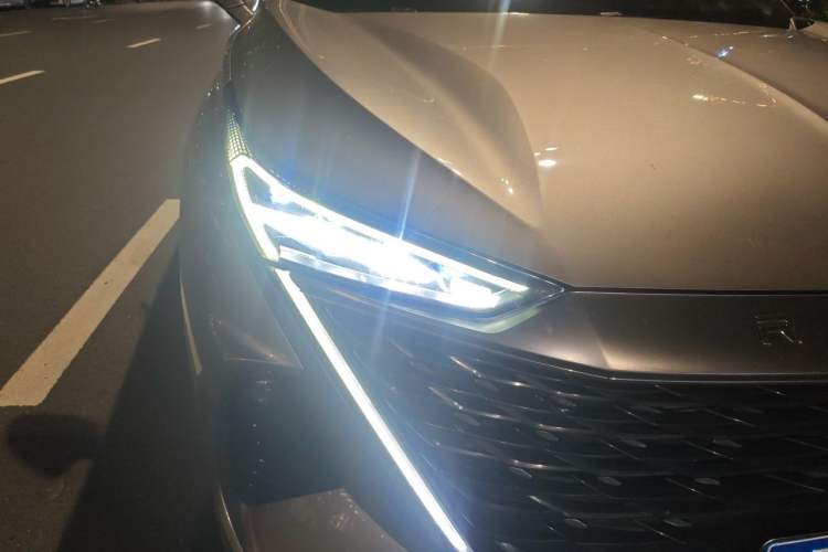 Used Roewe RX9 2023 2.0T Two-Wheel Drive Enjoyment Version Right Front Headlight