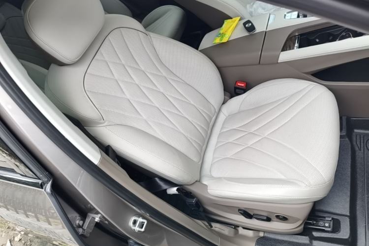 Used Roewe RX9 2023 2.0T All-Wheel-Drive Luxury Edition Right Front Seat