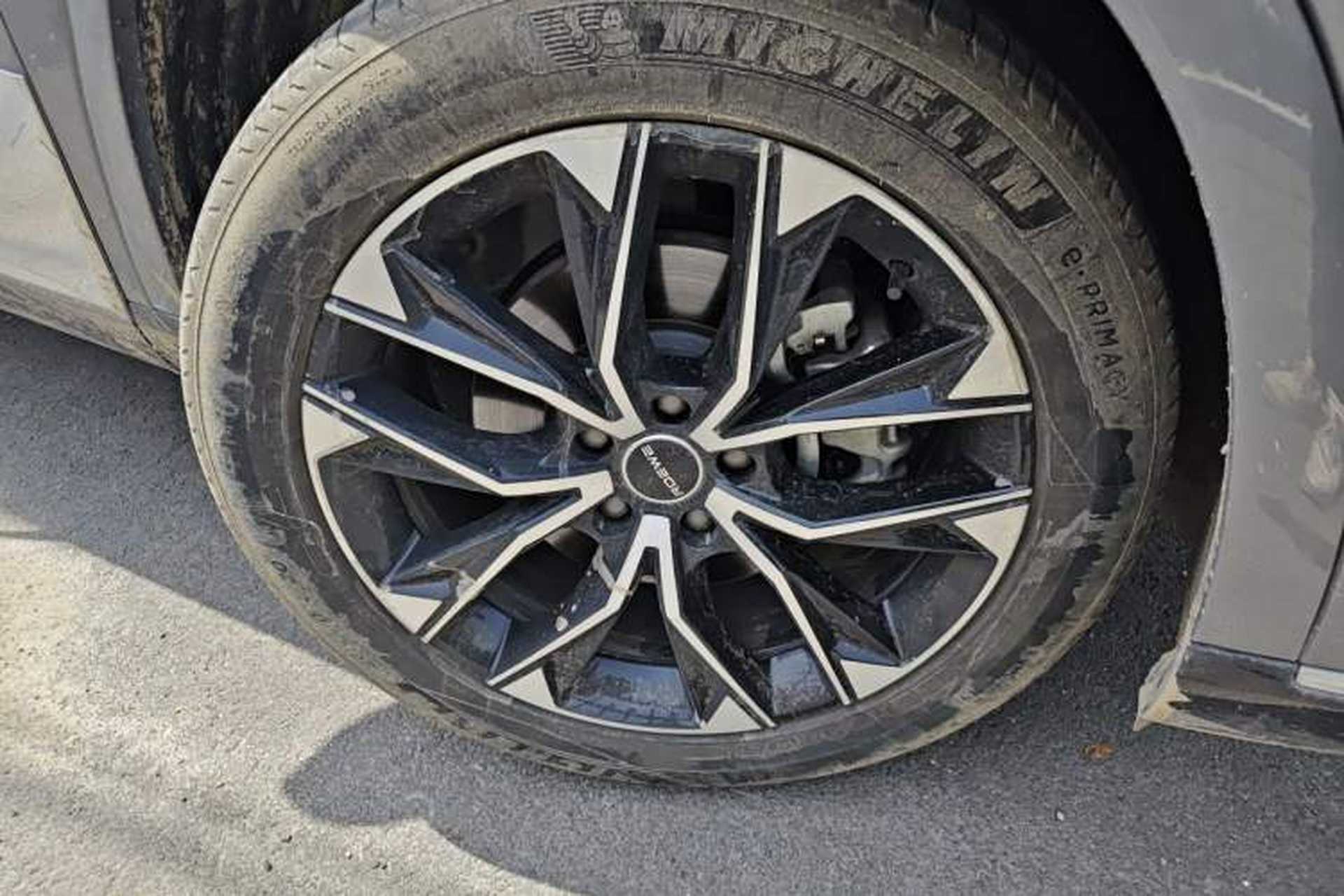 Used Roewe RX9 2023 2.0T Two-Wheel Drive Enjoyment Version Right Front Wheel Hub