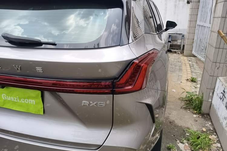 Used Roewe RX9 2023 2.0T All-Wheel-Drive Luxury Edition Right Rear Taillight