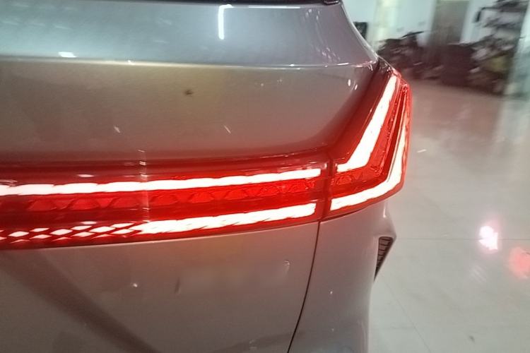 Used Roewe RX9 2023 2.0T Two-Wheel Drive Enjoyment Version Right Rear Taillight