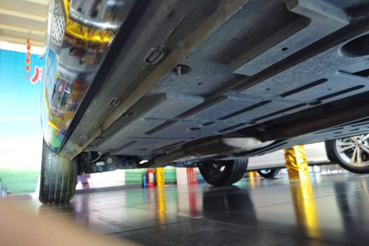Used Roewe RX9 2023 2.0T Two-Wheel Drive Enjoyment Version Right Side Sill
