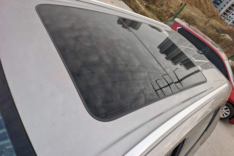 Used Roewe RX9 2023 2.0T Two-Wheel Drive Enjoyment Version Roof