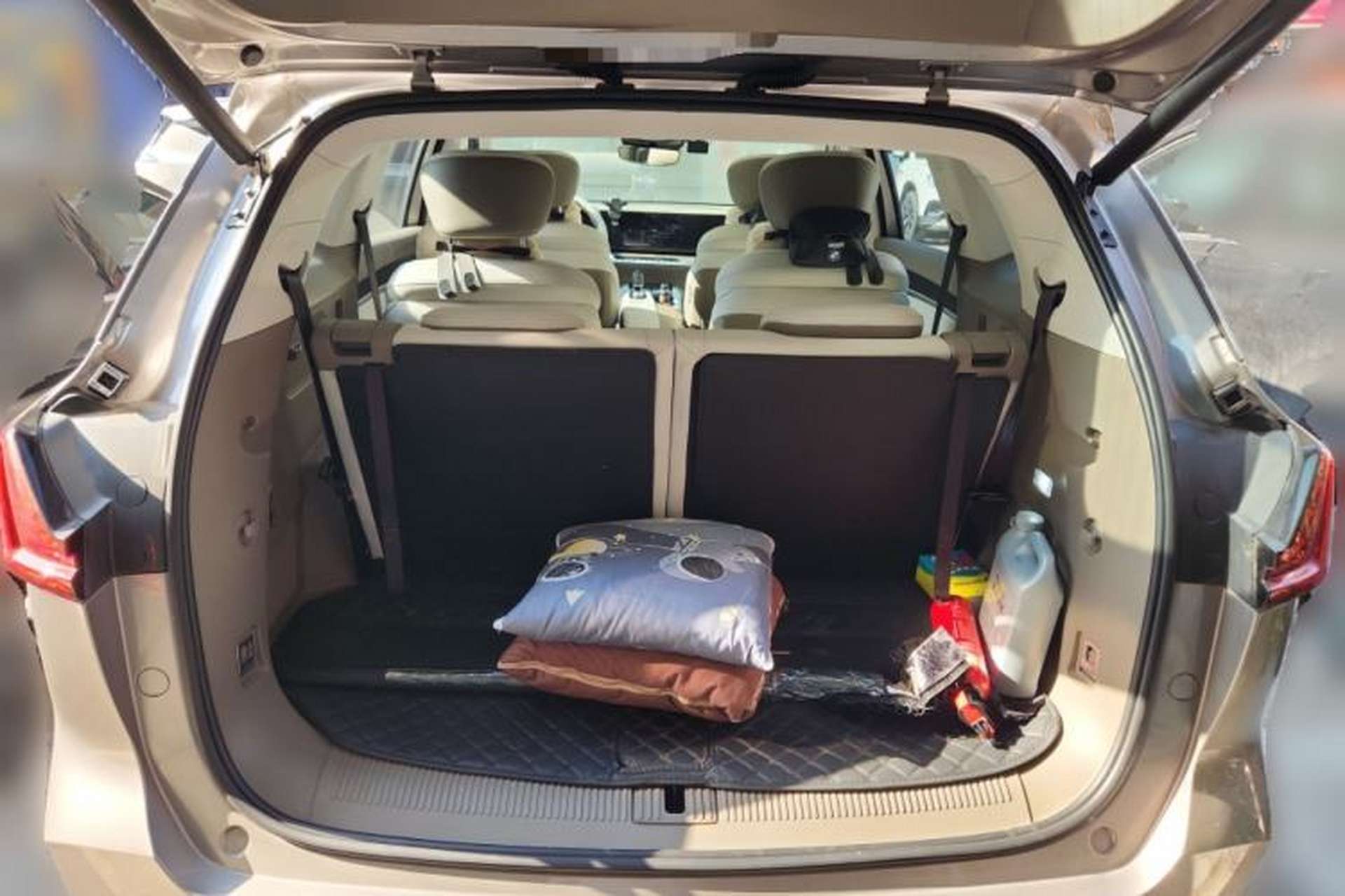 Used Roewe RX9 2023 2.0T Two-Wheel Drive Enjoyment Version Trunk