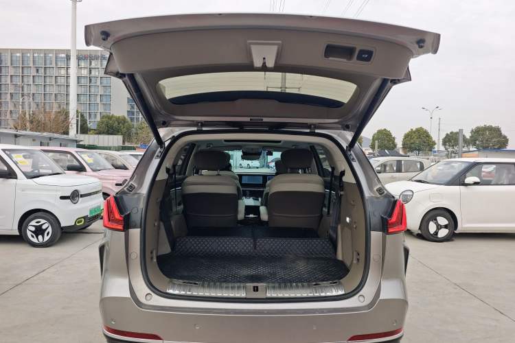 Used Roewe RX9 2023 2.0T Two-Wheel Drive Enjoyment Version Trunk