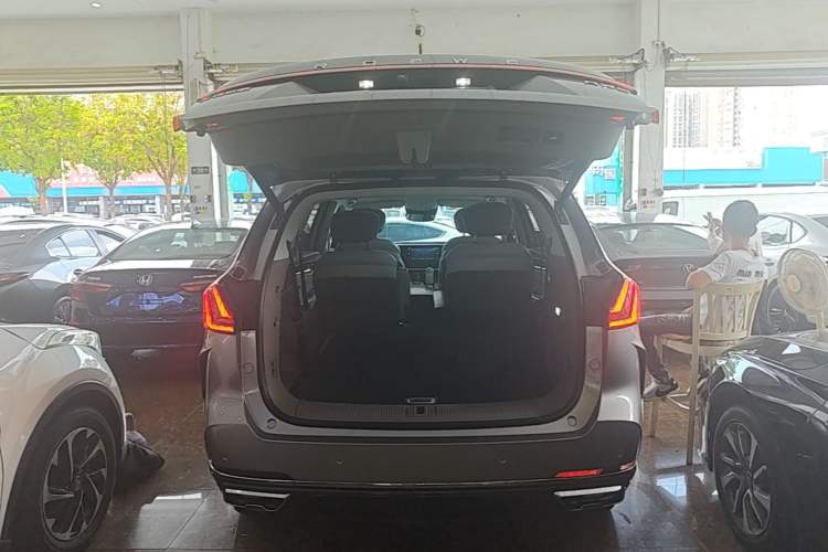 Used Roewe RX9 2023 2.0T Two-Wheel Drive Enjoyment Version Trunk