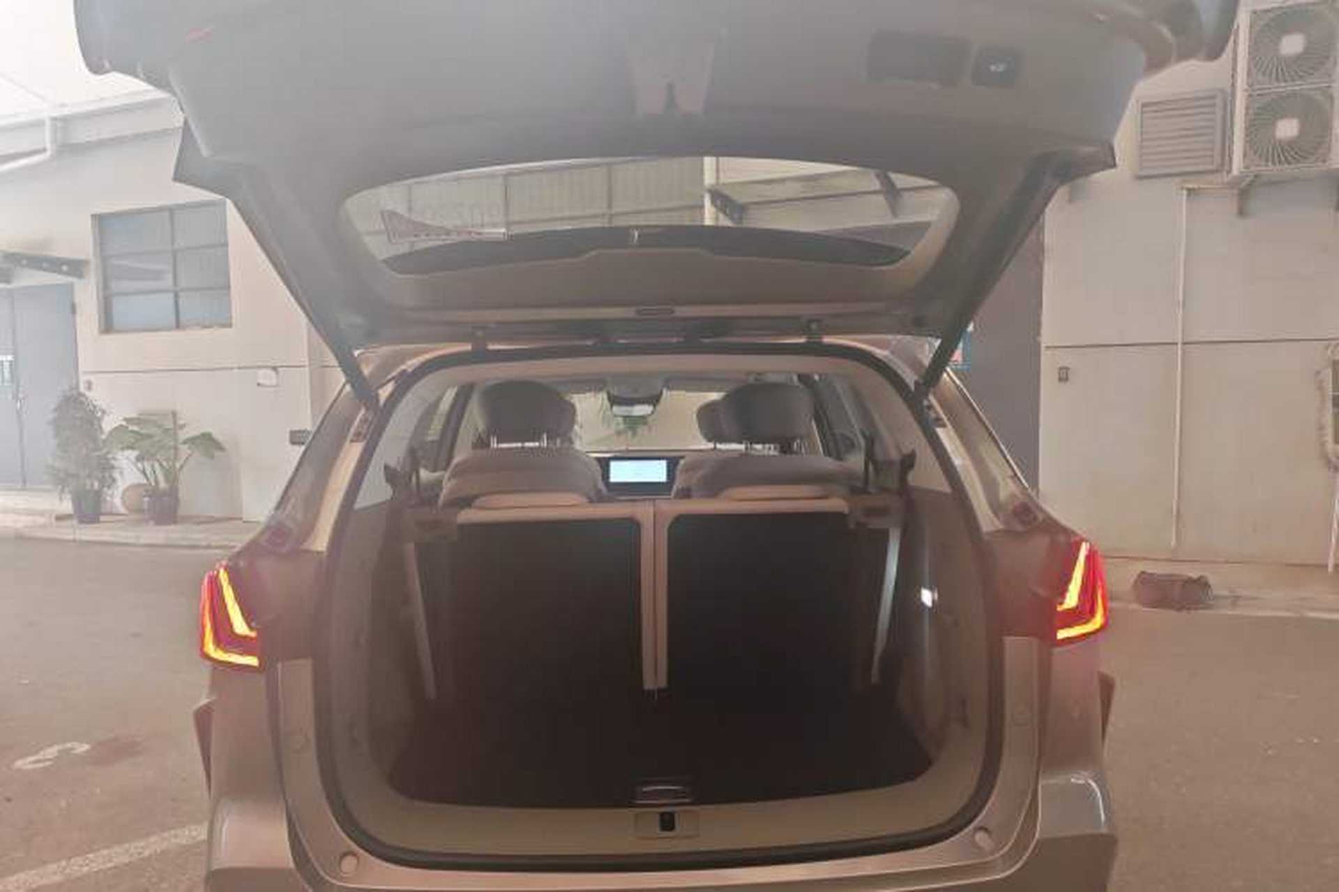 Used Roewe RX9 2023 2.0T Four-Wheel Drive Luxury Edition Trunk