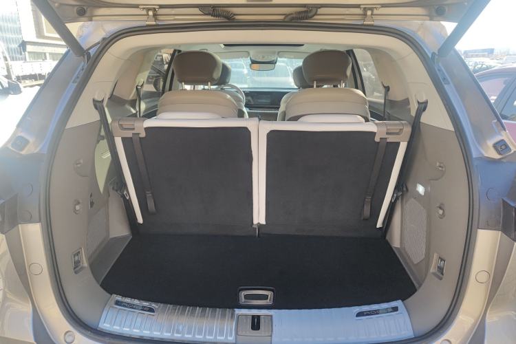 Used Roewe RX9 2023 2.0T All-Wheel-Drive Luxury Edition Trunk