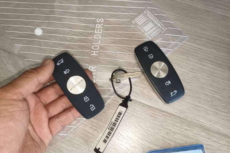 Used Roewe RX9 2023 2.0T All-Wheel-Drive Luxury Edition Vehicle Key