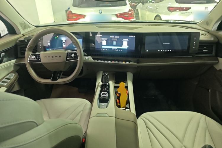 Used Roewe RX9 2023 2.0T Two-Wheel Drive Enjoyment Version Center Console