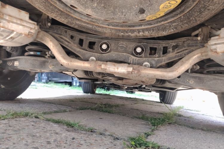 Used Roewe RX9 2023 2.0T Four-Wheel Drive Luxury Edition Chassis Rear