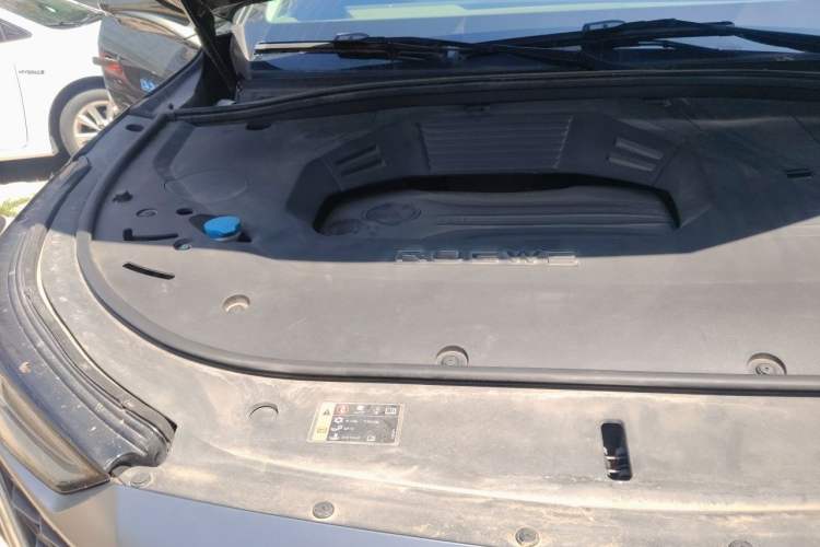 Used Roewe RX9 2023 2.0T Four-Wheel Drive Luxury Edition Engine Bay Right