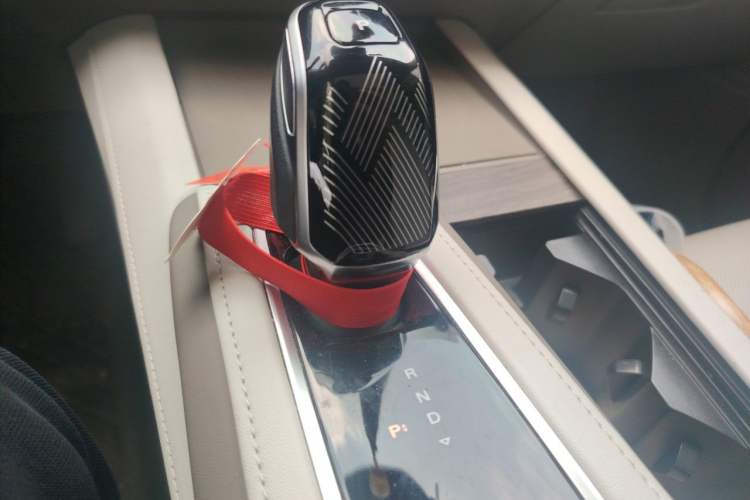 Used Roewe RX9 2023 2.0T Two-Wheel Drive Enjoyment Version Gear Lever