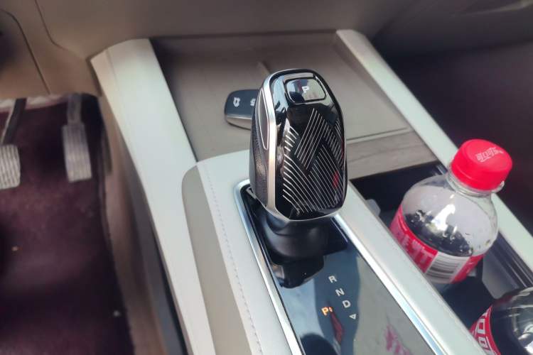 Used Roewe RX9 2023 2.0T Two-Wheel Drive Enjoyment Version Gear Lever
