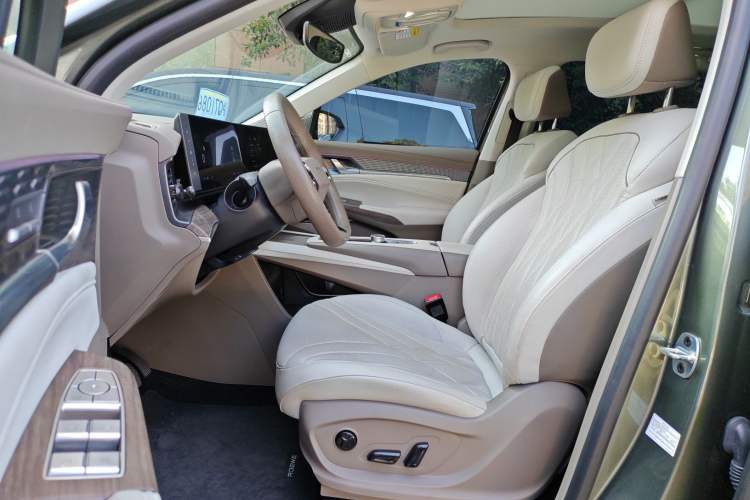 Used Roewe RX9 2023 2.0T Two-Wheel Drive Enjoyment Version Interior 2