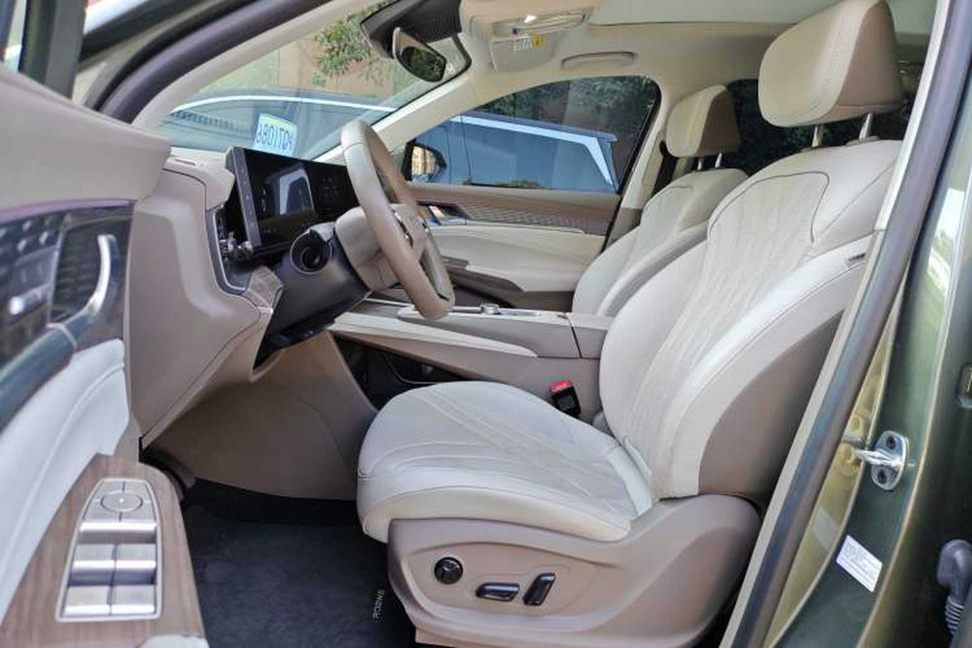 Used Roewe RX9 2023 2.0T Two-Wheel Drive Enjoyment Version Interior 2