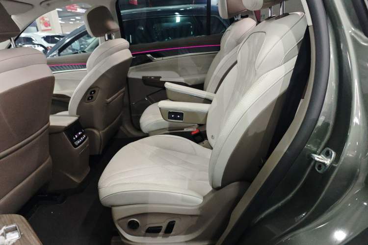 Used Roewe RX9 2023 2.0T Two-Wheel Drive Enjoyment Version Interior 4