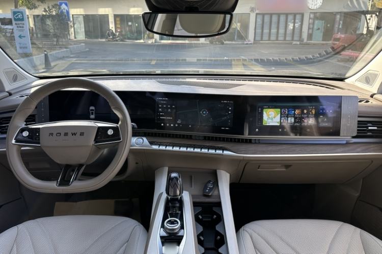 Used Roewe RX9 2023 2.0T Two-Wheel Drive Enjoyment Version Interior 4